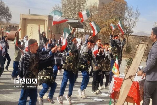گرامیداشت هفته بسیج دانش‌آموزی در شهرستان فراهان