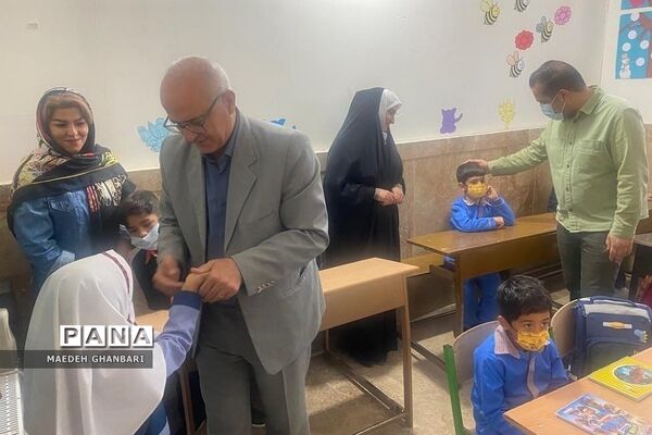 بازدید رئیس مرکز بهداشت شرق تهران از مدرسه شهید الهیار