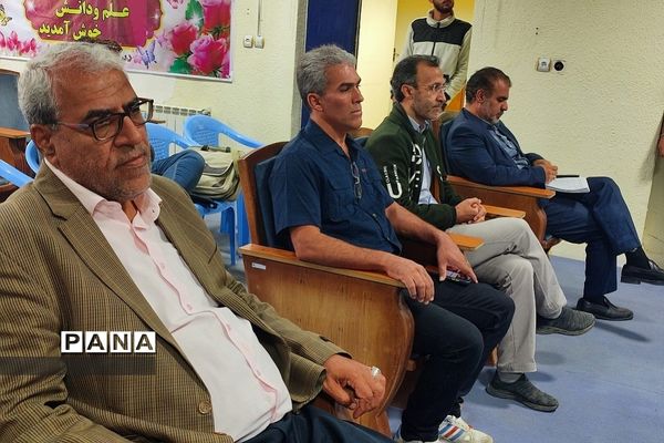 تشکیل هیات اندیشه‌ورز بسیج فرهنگیان هنرستان و دبیرستان دوره دوم سما رودهن پیرامون برگزاری نماز