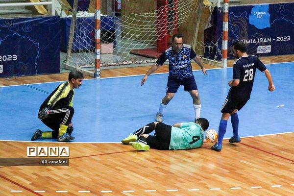 دیدار تیم‌های خبرنگاران و هنرمندان آذربایجان غربی