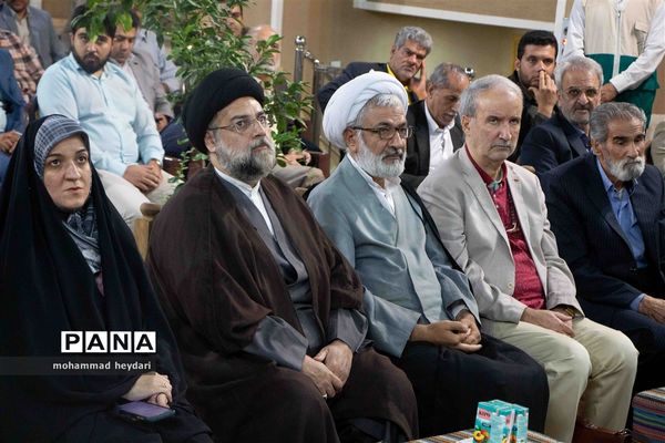 شب شعر طوفان واژه‌ها در یزد