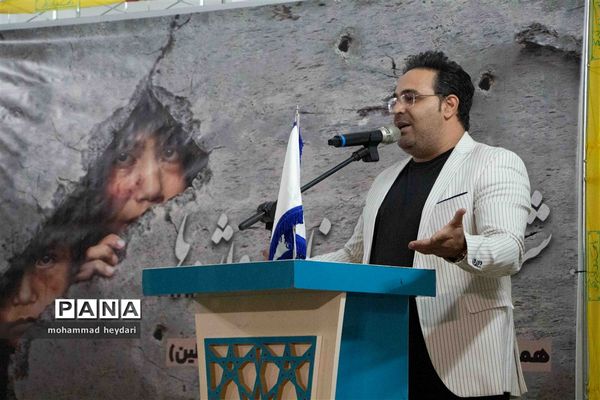 شب شعر طوفان واژه‌ها در یزد