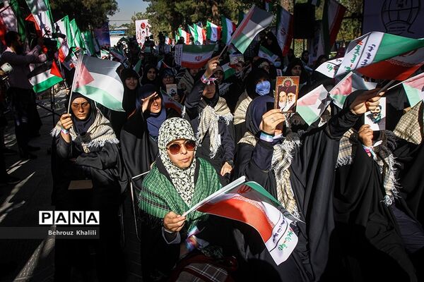 آیین افتتاحیه اردوهای راهیان‌نور دانش‌آموزی