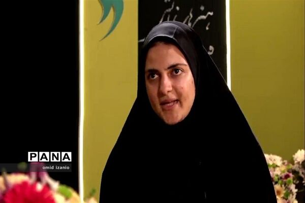 مراسم تجلیل از ۱۵ دانش‌آموز دختر منتخب جشنواره فرهنگی هنری امیدفرداخراسان شمالی