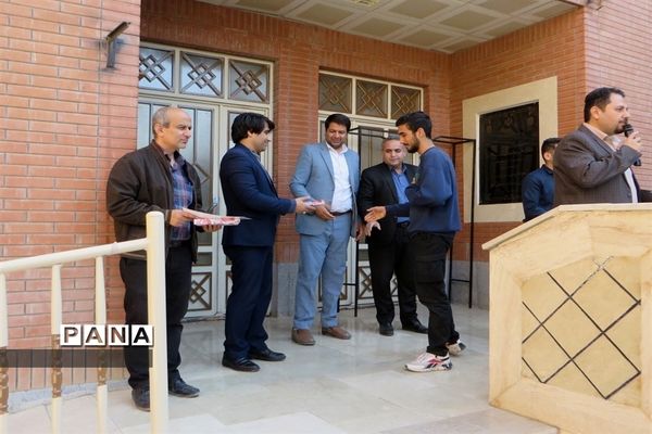 تجلیل از هنرجویان برتر هنرستان نمونه امام خمینی  شهرستان بجنورد