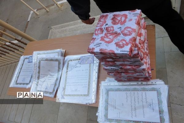 تجلیل از هنرجویان برتر هنرستان نمونه امام خمینی  شهرستان بجنورد