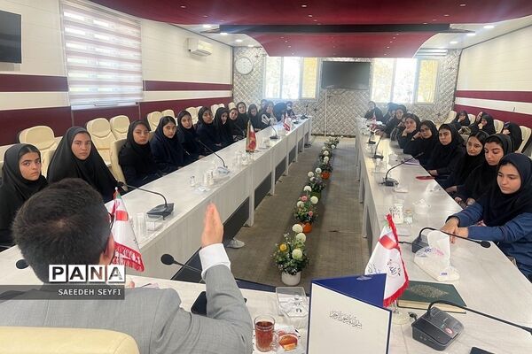 کارگاه آموزشی حقوق ویژه دانش‌آموزان مقطع متوسطه کهریزک
