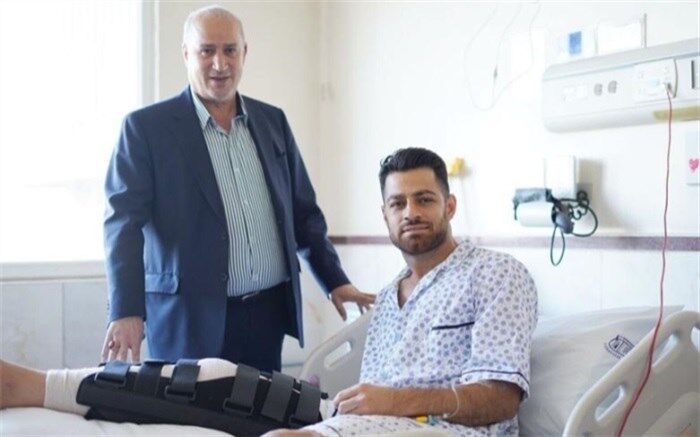 عیادت تاج از مدافع ملی‌پوش پرسپولیس