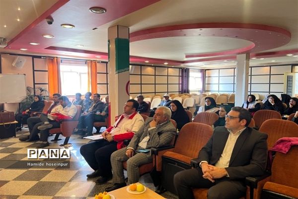 کارگاه آموزشی و توجیهی مدیران مدارس متوسطه یک شهرستان بجنورد