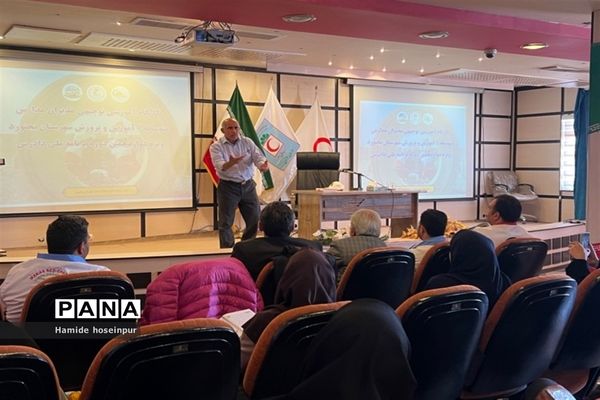 کارگاه آموزشی و توجیهی مدیران مدارس متوسطه یک شهرستان بجنورد