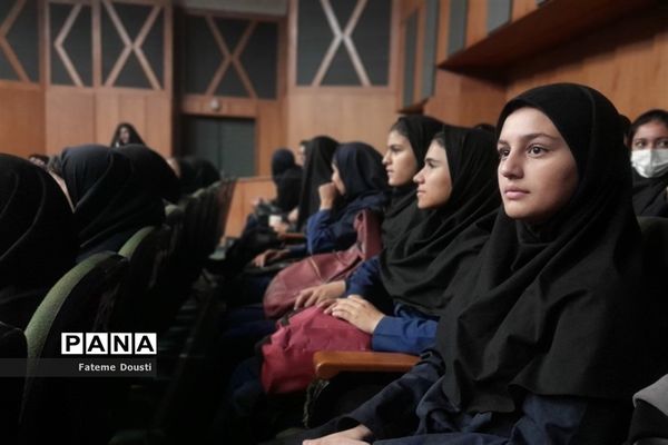 یادواره شهدای دانش‌آموز در طارم