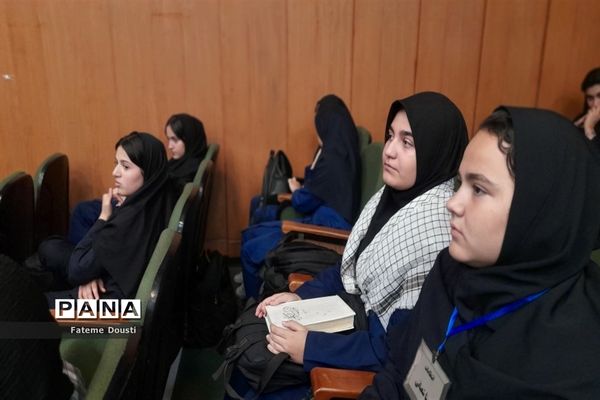 یادواره شهدای دانش‌آموز در طارم