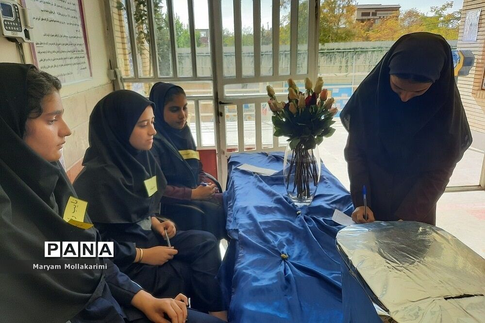 انتخابات  شورای دانش‌آموزی در مدرسه زهره خبازی شهرستان دماوند