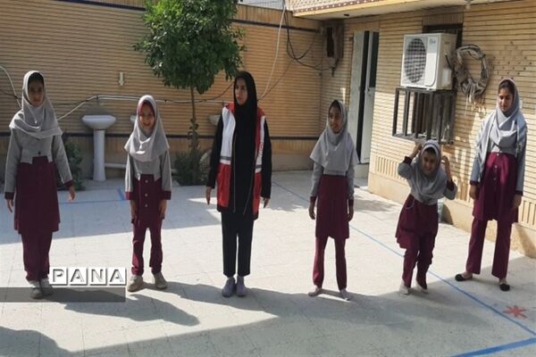 نواخته شدن زنگ پدافند غیرعامل در مدارس پارسیان
