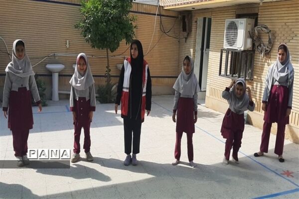 نواخته شدن زنگ پدافند غیرعامل در مدارس پارسیان