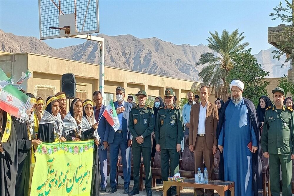 برگزاری صبحگاه مشترک دانش‌آموزان بسیجی در حاجی آباد