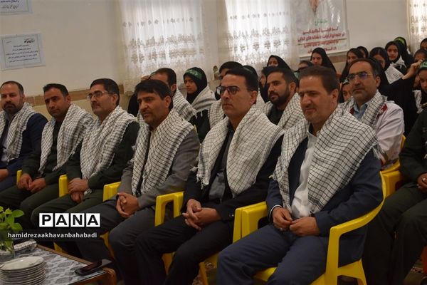 صبحگاه دانش‌آموزی در آموزشگاه شهید زینلی بهاباد یزد