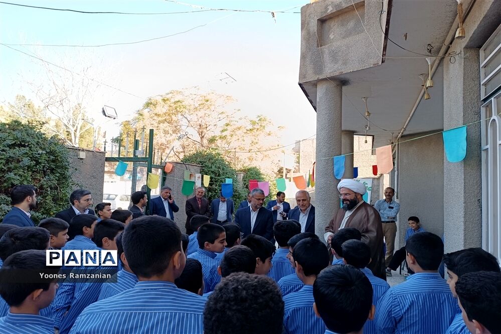 بازدید نماینده ترشیز کهن از آموزشگاه نمونه دولتی مرتضوی خلیل آباد