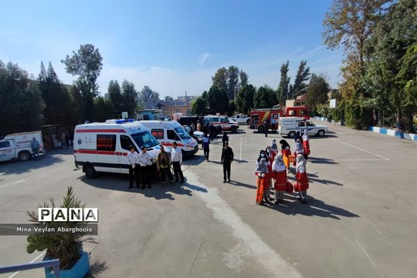 برگزاری مانور پدافند غیر‌عامل در دبیرستان حضرت زهرا(س) شهرستان پیشوا