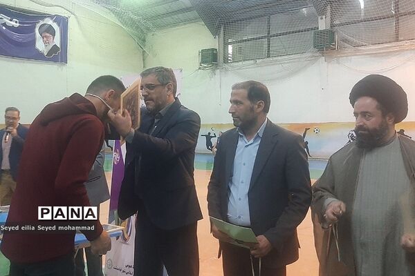 برگزاری مسابقات والیبال به‌مناسبت هفته فرهنگی در قیامدشت
