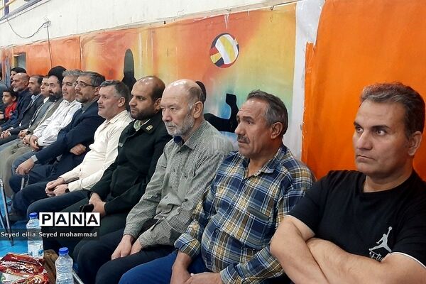 برگزاری مسابقات والیبال به‌مناسبت هفته فرهنگی در قیامدشت