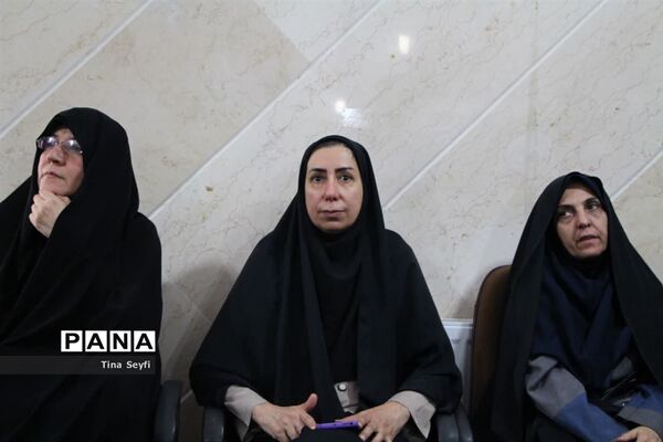 دیدار نمایندگان تشکل‌های دانش‌آموزی شهرستان سمنان با نماینده ولی فقیه در استان