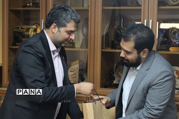 آیین تکریم و معارفه مدیر سازمان دانش‌آموزی شهرستان‌های استان تهران
