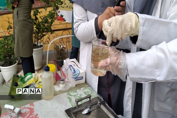 مراسم روز آزمایشگاه در دبیرستان تیمسار فلاحی ناحیه یک کرج
