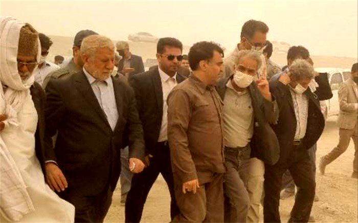 بازدید رئیس سازمان محیط زیست کشور از تالاب خشکیده هامون
