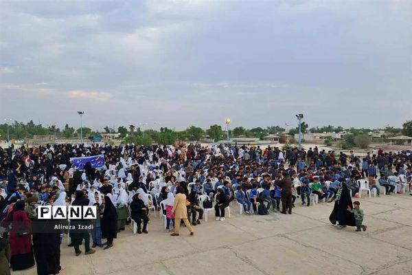 همایش بزرگ پیاده‌روی دانش‌آموزی در پایگاه دریایی بوشهر