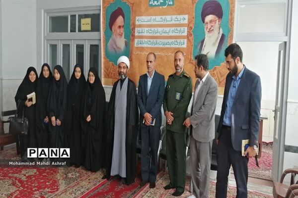 دیدار صمیمانه فرماندهان واحدهای دانش‌آموزی با امام جمعه نایین