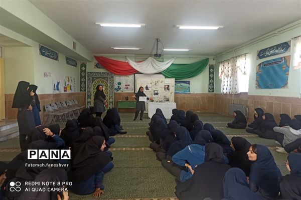 دهه ریاضیات در دبیرستان سمانه شهرستان مروست