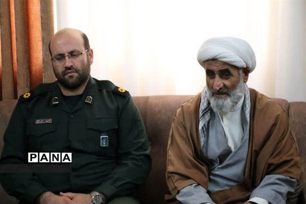 دیدار با خانواده‌‌ی شهدای دانش‌آموز در قرچک