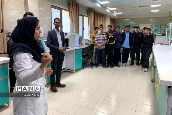 برگزاری اردوی دانش‌آموزان رشته تجربی دبیرستان نمونه آیت الله خامنه‌ای کاشمر