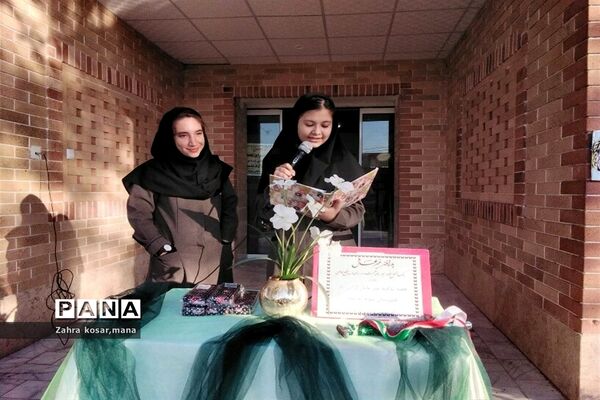 نواختن زنگ هفته پدافند غیر عامل در دبیرستان نمونه دولتی اندیشه کاشمر