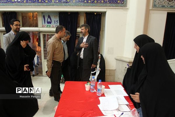 همایش دانش‌آموزی در مصلی بزرگ امام خمینی(ره) قبل از دیدار با مقام معظم رهبری