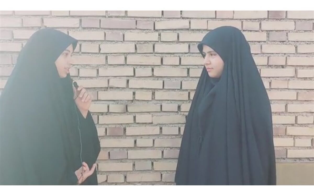 برگزاری صبحگاه مشترک دبیرستانی‌ها در دبستان شهر فرخی خور و بیابانک/فیلم