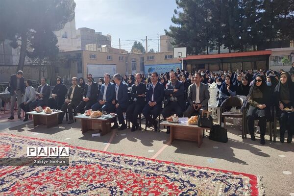 انتخابات شورای دانش‌آموزی در دبیرستان فرزانگان دوره دوم