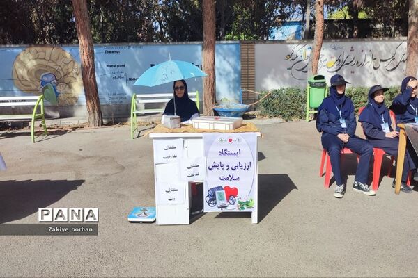 انتخابات شورای دانش‌آموزی در دبیرستان فرزانگان دوره دوم