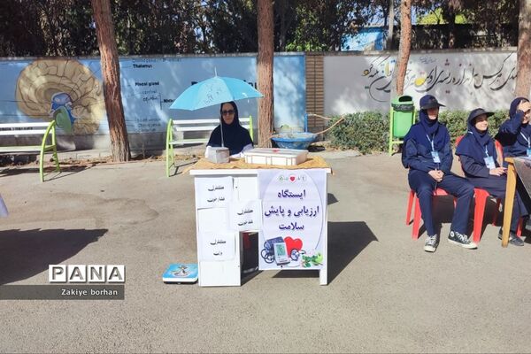 انتخابات شورای دانش‌آموزی در دبیرستان فرزانگان دوره دوم