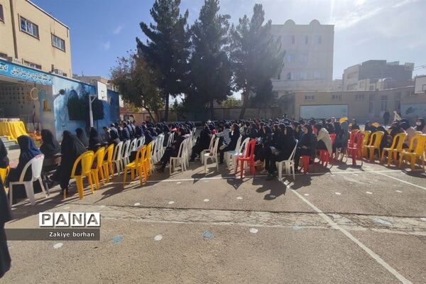 انتخابات شورای دانش‌آموزی در دبیرستان فرزانگان دوره دوم