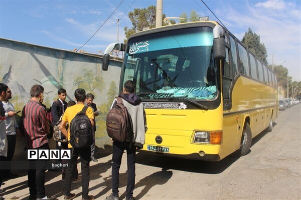 اعزام دانش‌آموزان کرمانی برای دیدار رهبری