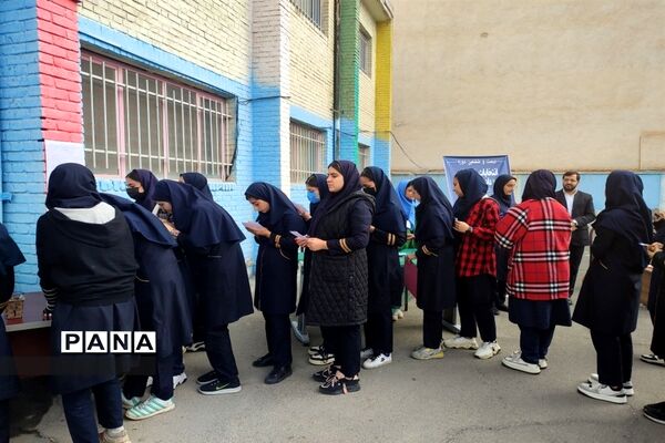 برگزاری انتخابات شورای دانش‌آموزی دبیرستان عطیه 2 ملارد