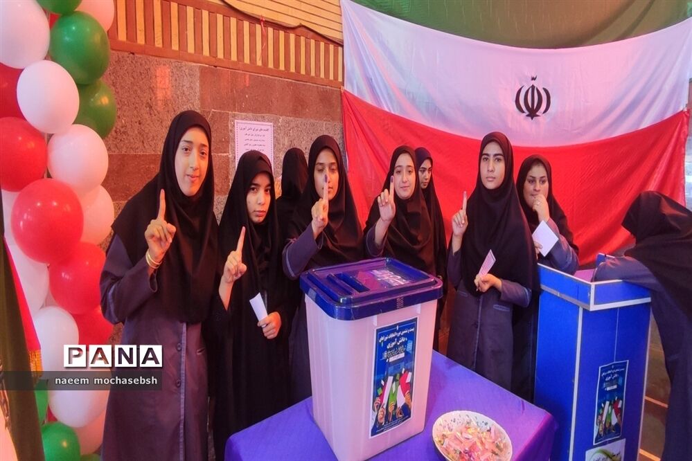 انتخابات نمادین شوراهای دانش‌آموزی استان خوزستان در شادگان