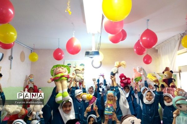 پویش فریاد عروسک‌ها در دبستان حضرت زهرا(س) یک رودهن
