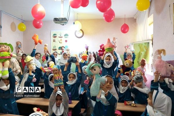 پویش فریاد عروسک‌ها در دبستان حضرت زهرا(س) یک رودهن