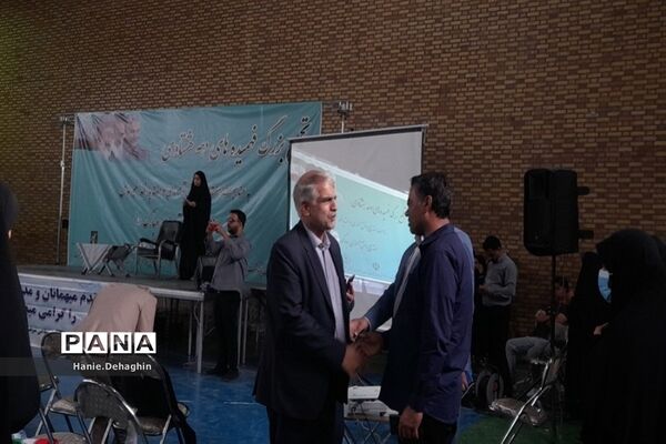 تجمع بزرگ فهمیده‌های دهه‌هشتادی در پاکدشت