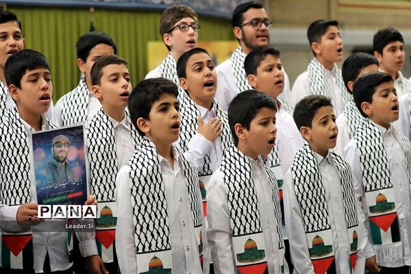 دیدار هزاران نفر از دانش‌آموزان و دانشجویان با مقام معظم رهبری