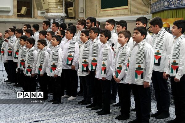 دیدار هزاران نفر از دانش‌آموزان و دانشجویان با مقام معظم رهبری