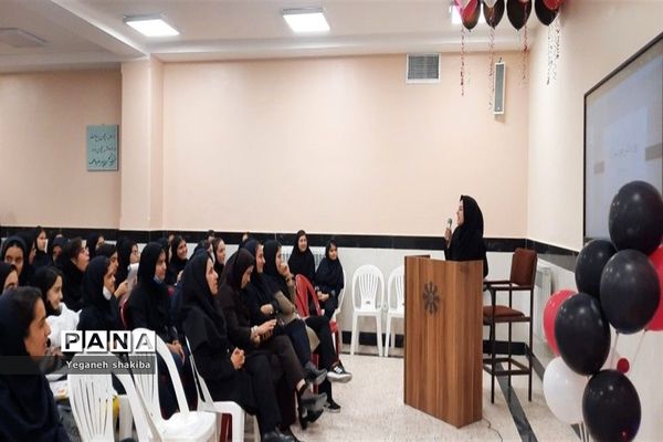 جشن روز دانش‌آموز و انتخابات شورای دانش‌آموزی در دبیرستان فرزانگان دوره دوم شهرستان اسفراین